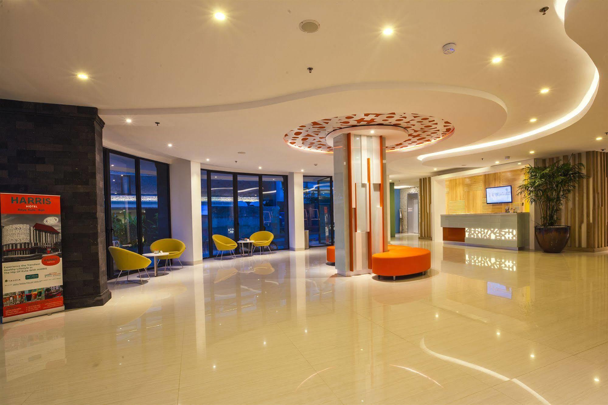 Harris Hotel Raya Kuta Lombok Exterior foto